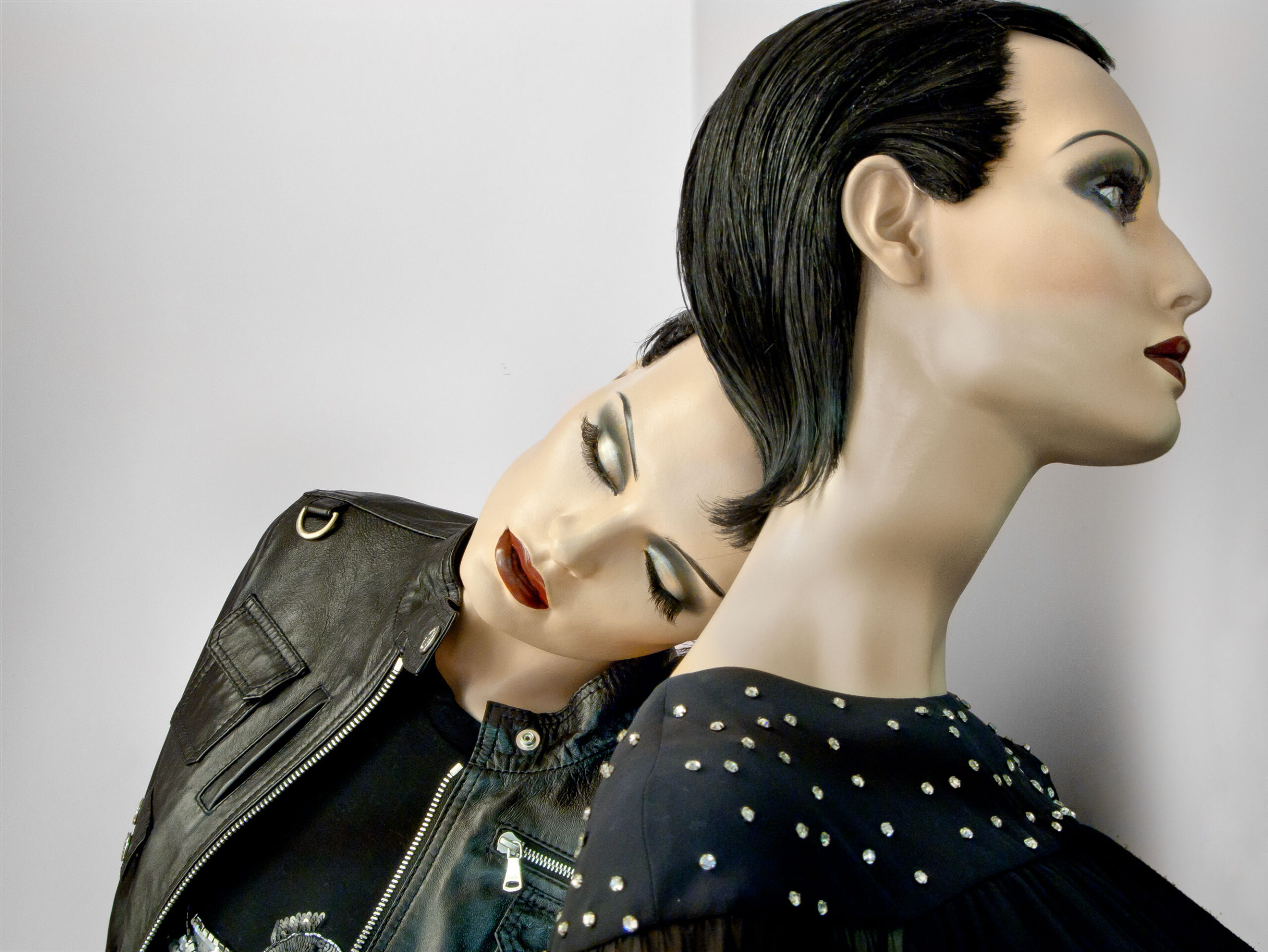 3862_170 The Campbell Tomato - THE FAMOUS FLAVOR WRAPPED IN RED - Double Page Ad - Life, September 20, 1954, pages 38,39. Buy the hi-res file oa a fine art print in ikonographia.com shop. https://www.ikonographia.com/archive/food-vintage-ads-archive/